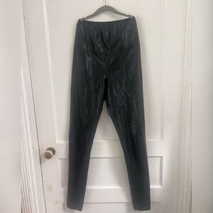 Aritzia Wilfred Free Daria Pant High-waisted Vegan Leather Leggings Size M